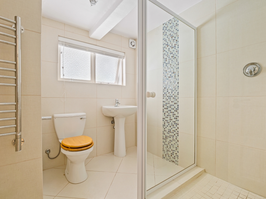 5 Bedroom Property for Sale in Leisure Isle Western Cape